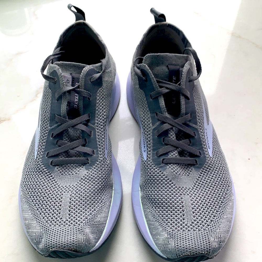 Brooks Sneakers